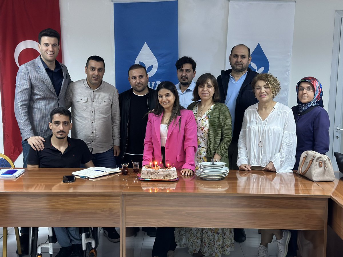 Gokhanyildrm01's tweet photo. Haftalık olağan YK toplantımızı gerçekleştirdik.

Kazanan Türkiye olsun oylar Deva olsun diye planlı programlı çalışmaya devam ediyoruz.
Mutlu, huzurlu ve özgür  bir 15 Mayıs sabahına uyanana kadar çalışacagız.

#14mayıs #Milletİttifakı #devapartisi https://t.co/jKPSyaRUzB