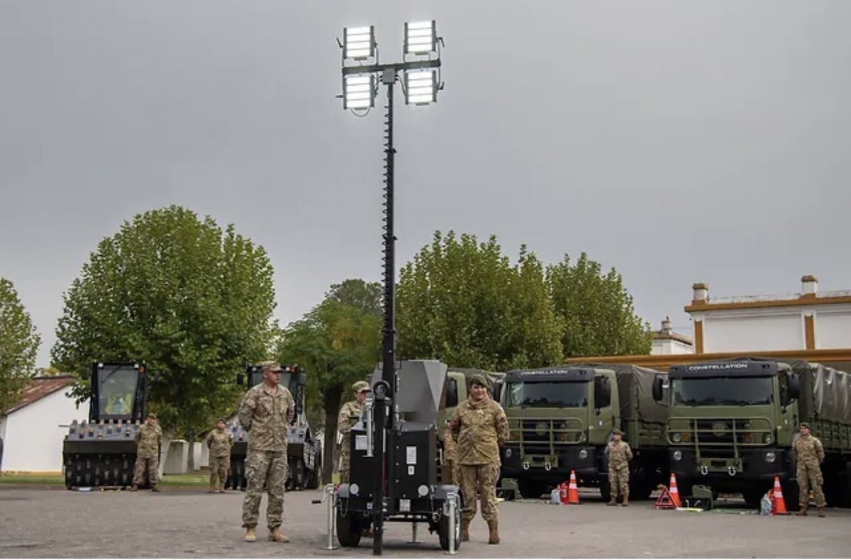PucaraDefensa's tweet photo. El @Ejercito_Arg recibe #equipamiento y #maquinaria vial para el #Batallon de #Ingenieros
@MindefArg @EMCOFFA_Arg #fondef #dima @vwargentina #caecopaz @CaterpillarInc #urbanizado #FFAA
https://t.co/3y0YmGamgL https://t.co/Djyq5BFhpw