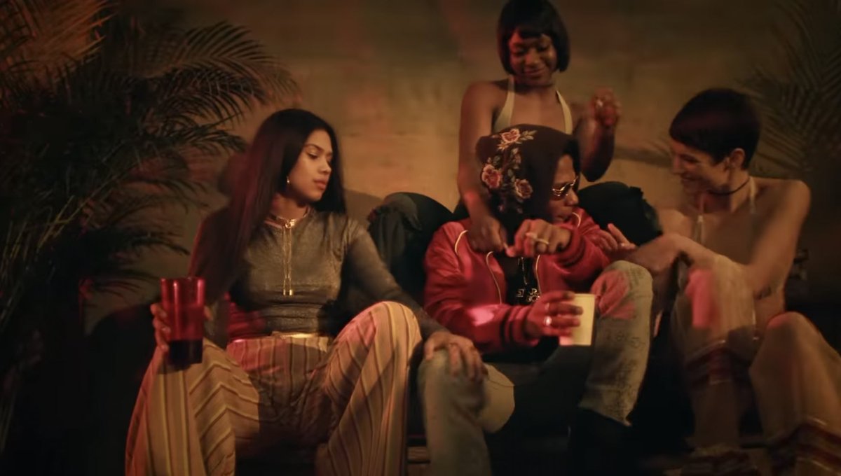 Derahback's tweet photo. I can’t be the only one seeing Wizkid’s come closer reference in LAX’s new music video😍

Starboy OGs❤️🦅 https://t.co/o3E0qjNBR8
