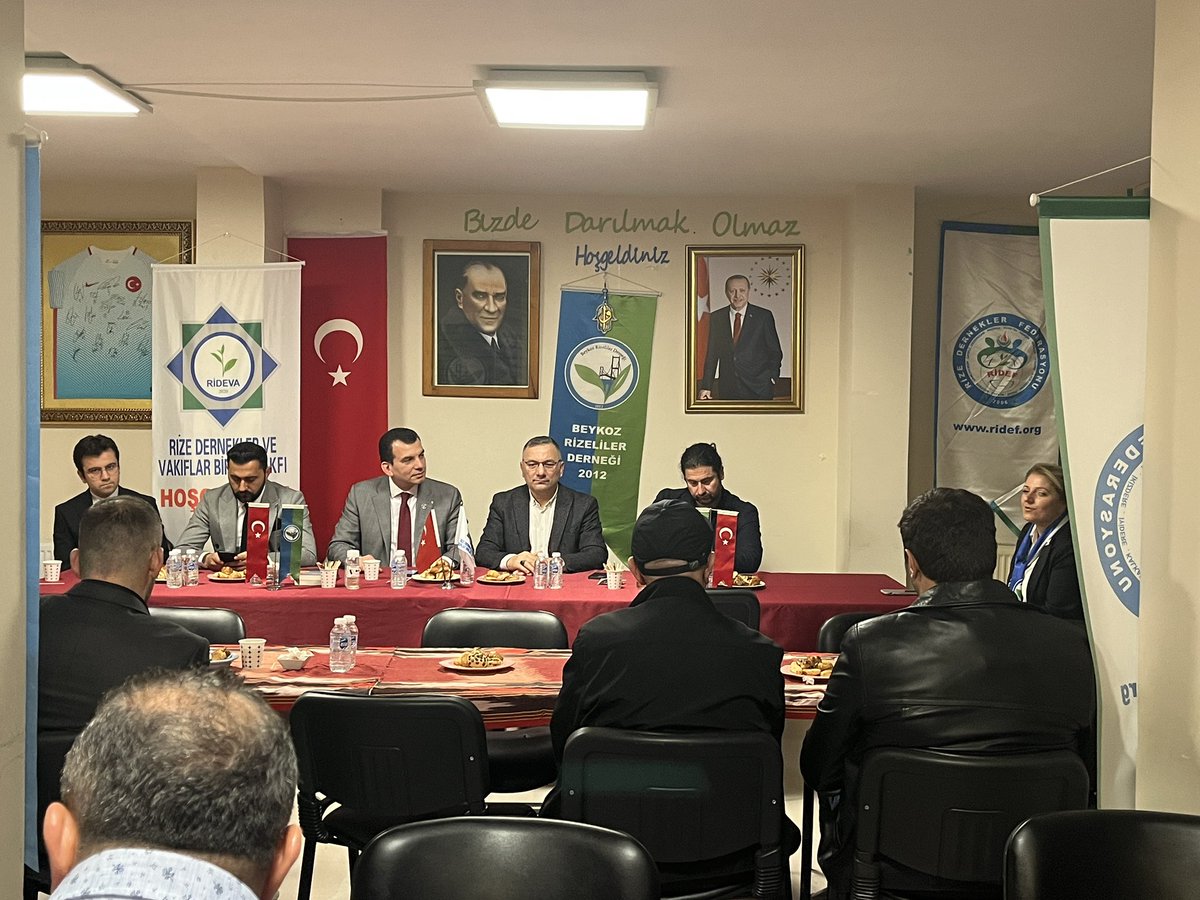 s_selimsimsek's tweet photo. 📌Beykoz

Milletvekili Adayımız Uğur Can Demir ile birlikte Beykoz Rizeliler ve Beykozlu - Ordu Mesudiyeliler Derneklerini ziyaret ederek hemşehrilerimiz ile bir araya geldik. https://t.co/oURVDF6PEl
