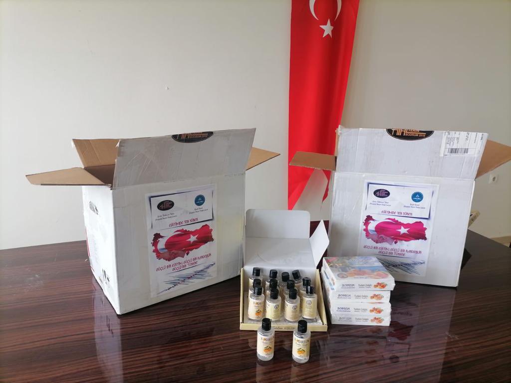 Din Öğretimi Genel Müdürlüğümüz tarafından başlatılan ‘Eğitimde Tek Yürek Projesi’ ile eşleştiğimiz,kardeş okulumuz Adana Sarıçam Şeyh Şamil  AİHL  öğrenci ve öğretmenlerine gönderdiğimiz bayram hediyeleri kendilerine ulaştı. <a href="/meb_dinogretimi/">MEB Din Öğretimi Genel Müdürlüğü</a> <a href="/mugla_mem/">Muğla İl Millî Eğitim Müdürlüğü</a> <a href="/bodrumMEM/">Bodrum İlçe MEM</a> <a href="/yusufozdennn/">Yusuf Özden</a>