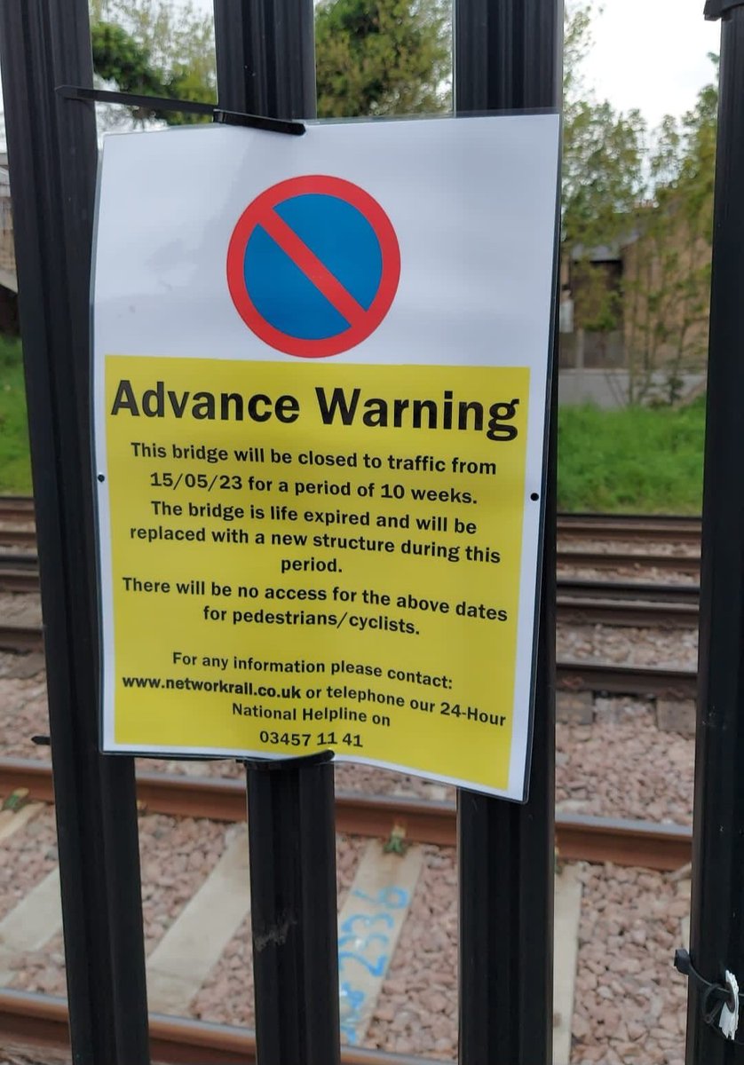 roxane_feerick's tweet photo. @networkrail WHY are you severing this vital lifeline for hundreds of parents during TERM TIME FOR 10 WEEKS who rely on this footbridge to reach Strand on the Green School in Chiswick!? It needs repairs, but surely a temp alternative should be provided or do it in the summer!? https://t.co/BolPCxkgRZ