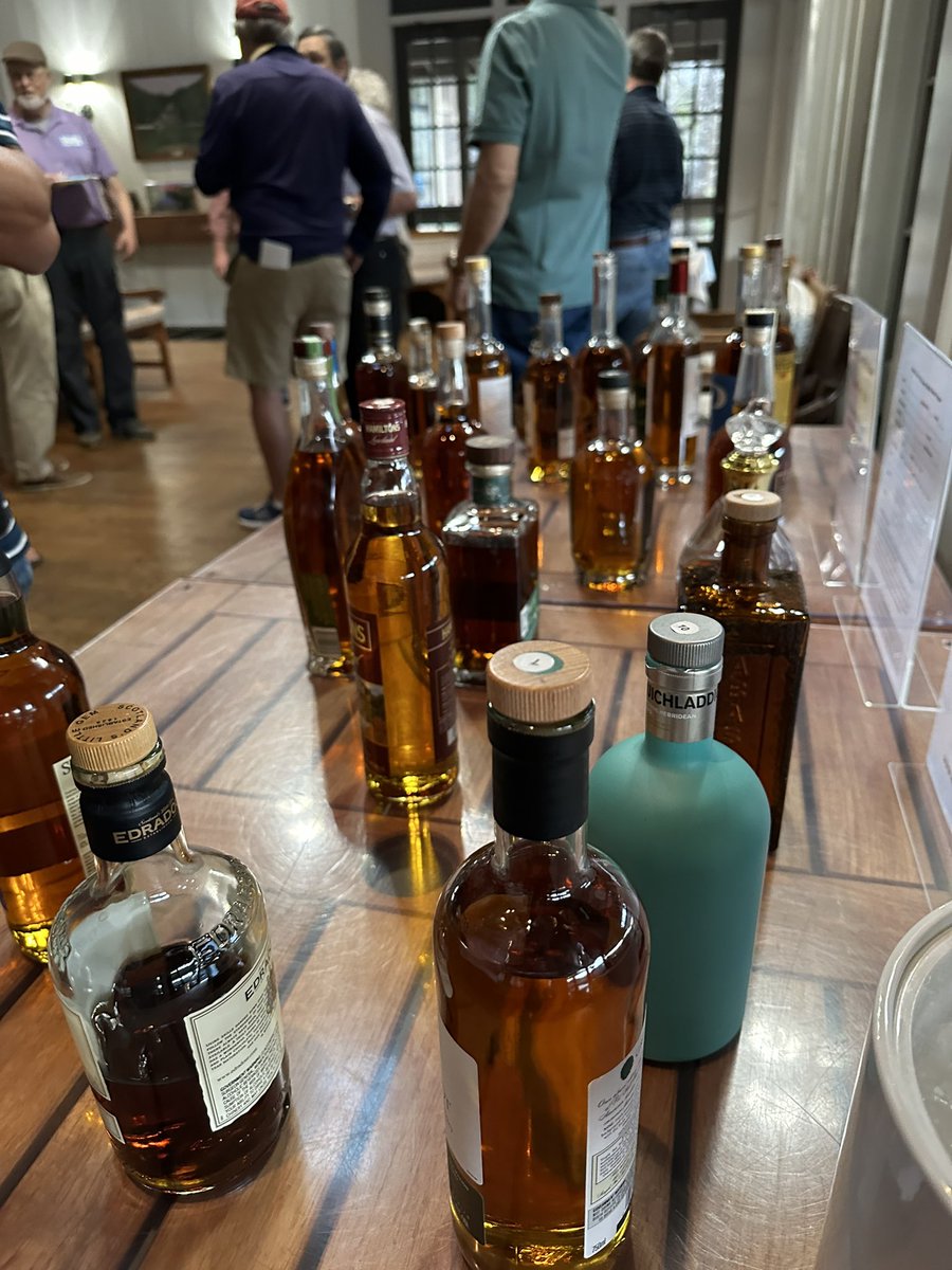 TheScotchWorld's tweet photo. We are ready to ignore the rain and set up another successful #WhiskyClub meeting. Top program, over 35 bottles to share and taste, and very cool whisky presentations. All in one event. The upcoming March and June events will introduce #irishwhiskey and #japanesewhisky. https://t.co/R6qr03EBnR
