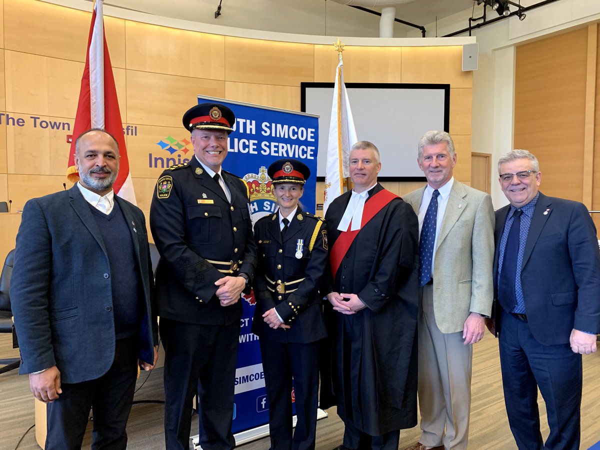 SouthSimcoePS's tweet photo. Congratulations to our new Deputy Chief of the South Simcoe Police Service Sheryl Sutton! Deputy Chief Sutton was sworn in at a ceremony this morning at Innisfil Town Hall.
#Congratulations #SSPSFamily https://t.co/PNyOFF7Rsw