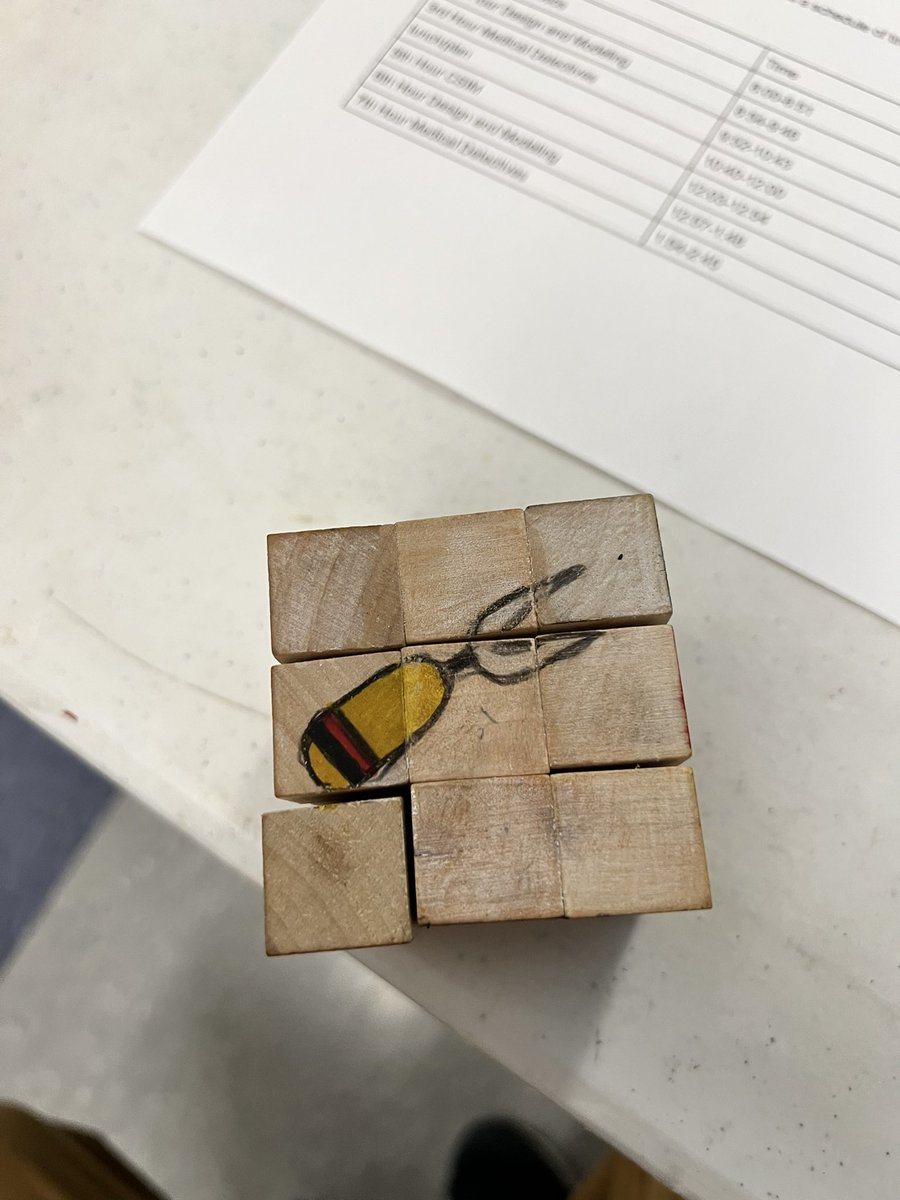 I love when <a href="/RogersMiddleSch/">Rogers Middle School</a> Ss get creative with their puzzle cube design!
#germantheme #afftonlearns <a href="/PLTWorg/">Project Lead The Way</a> @STLPLTW