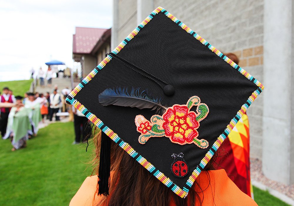 LakotaMan1's tweet photo. Celebrate with me. Students in Oklahoma will be allowed to wear their tribal regalia to graduation. https://t.co/NIxwLuPYb8