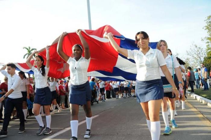 🎤No los dijo <a href="/DiazCanelB/">Miguel Díaz-Canel Bermúdez</a> en la <a href="/AsambleaCuba/">Asamblea Nacional Cuba</a>:

"El socialismo es lo más cercano que hay a la juventud, porque no es una obra acabada, se va haciendo todos los días y la energía y la ambición natural de los jóvenes son fundamentales en esa obra". #Cuba #UnaMejorJuventud