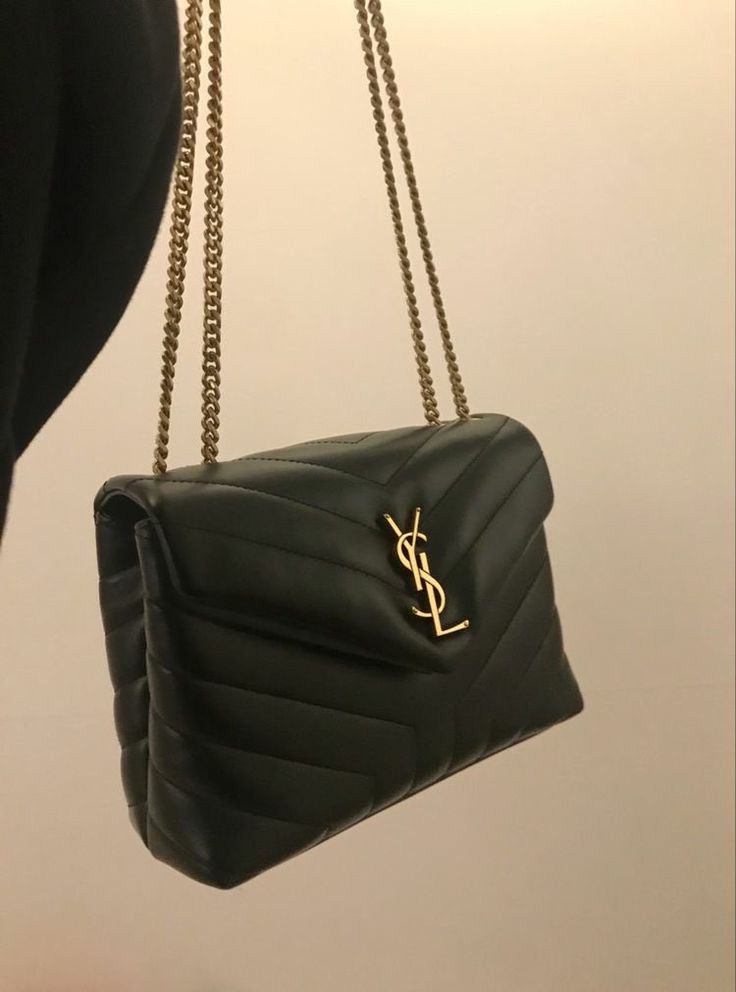 Outfit_Luxy's tweet photo. Ysl bag https://t.co/cybVFAgTHV