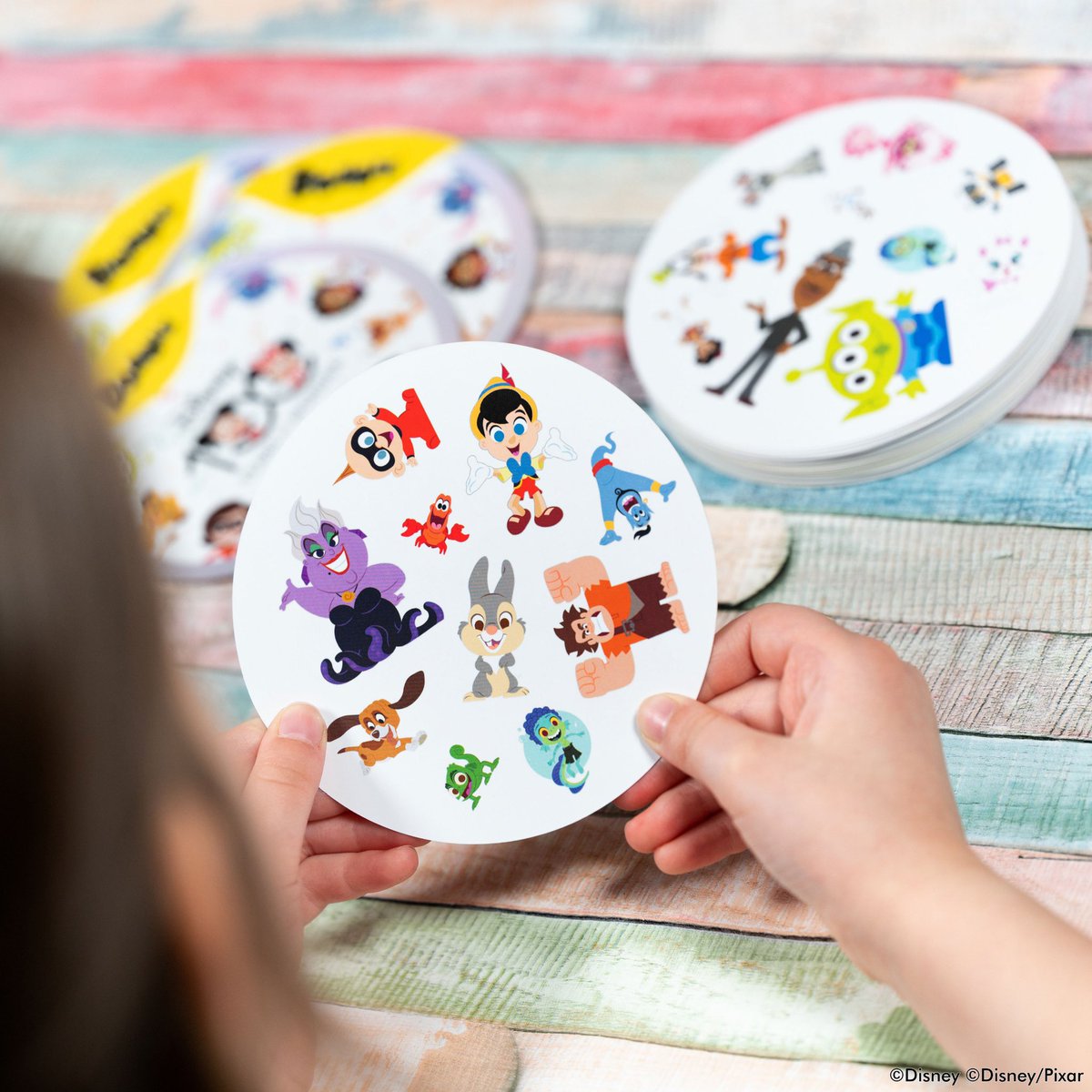 asmodee_br's tweet image. CADÊ OS FÃS DE #DISNEY ? 😍 OLHA QUE LINDO NOSSO DOBBLE DISNEY 100 😍😍😍😍 #disney100 #dobble