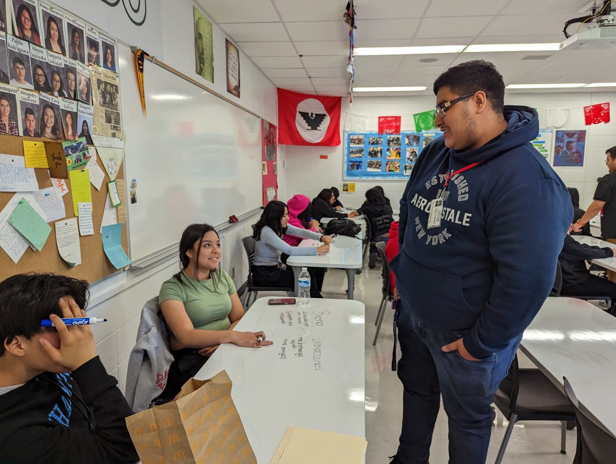 DBSanchis's tweet photo. .@Ricardo95186074 and I were proud to have former students Brian &amp; Jasson Cuatepitzi back to talk and guide students on applying key message of "Knowing Yourself" in a workshop with #EPH3 &amp; #EPH4 students. Their College advice was to #EGHSLAE students was superb. ¡GRACIAS! https://t.co/GEjA2n1lAv