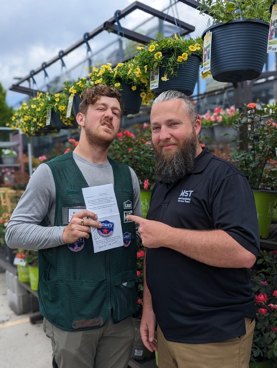 The strength of the team is each individual member. The strength of each member is the team.  GreenTeam lead Korey and his team doing such an amazing job at Severn 2594! Turn and burn! <a href="/BenitoKomadina/">Benito.Komadina@Lowes</a> <a href="/DCT0813MD/">Dante Thomas</a> <a href="/JMB_Burnett/">Jeffrey “JB“ Burnett</a> <a href="/MYoungsonLowes/">Michael Youngson</a> <a href="/GallianoScott/">ScottGalliano</a> <a href="/BlueBoxR1/">@BlueBoxR1</a> <a href="/LBishPlants/">Lora Bishop</a>