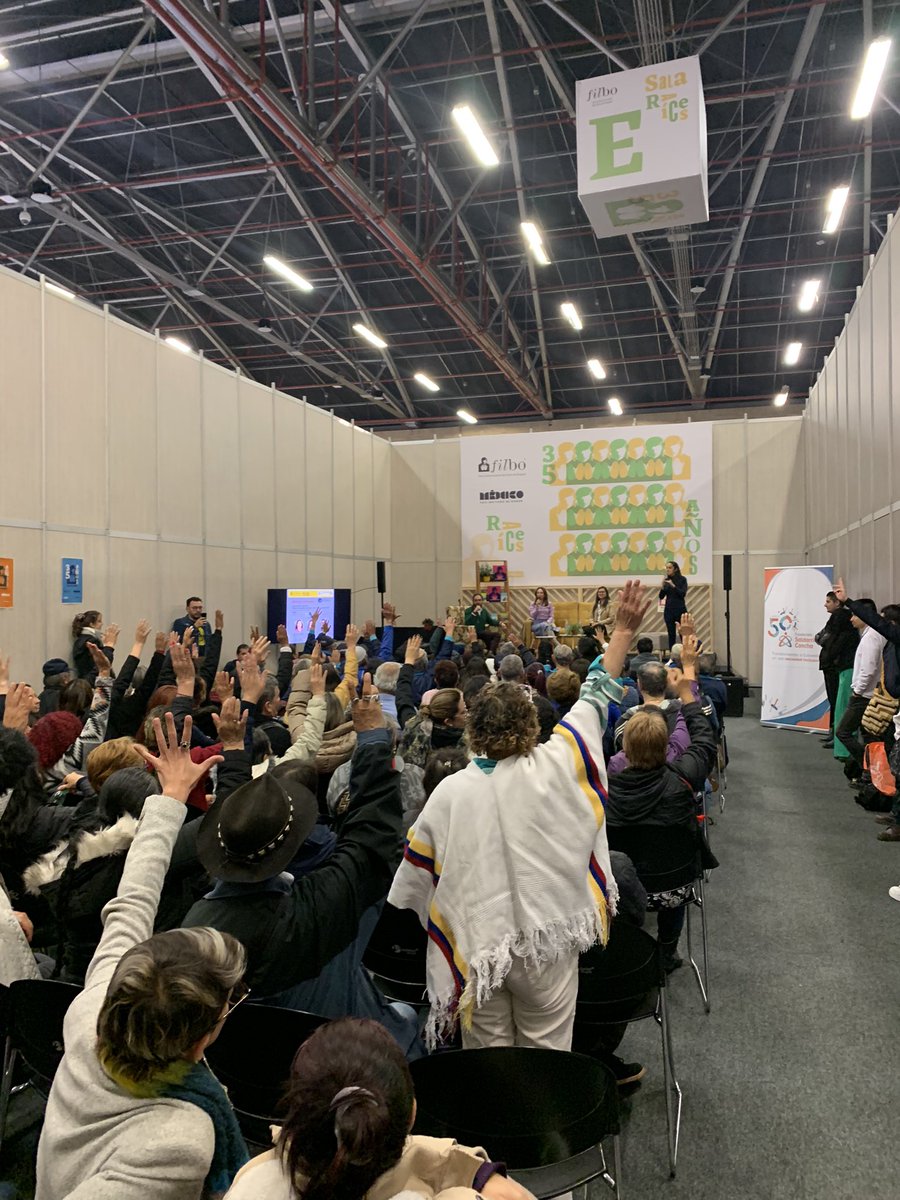 SantiagoPaezG's tweet photo. En el lanzamiento de la #MisiónColombiaEnvejece en @FILBogota le preguntamos a nuestros asistentes ¿cuántos de uds quieren seguir estudiando?

La respuesta: https://t.co/8ITnanW1gC