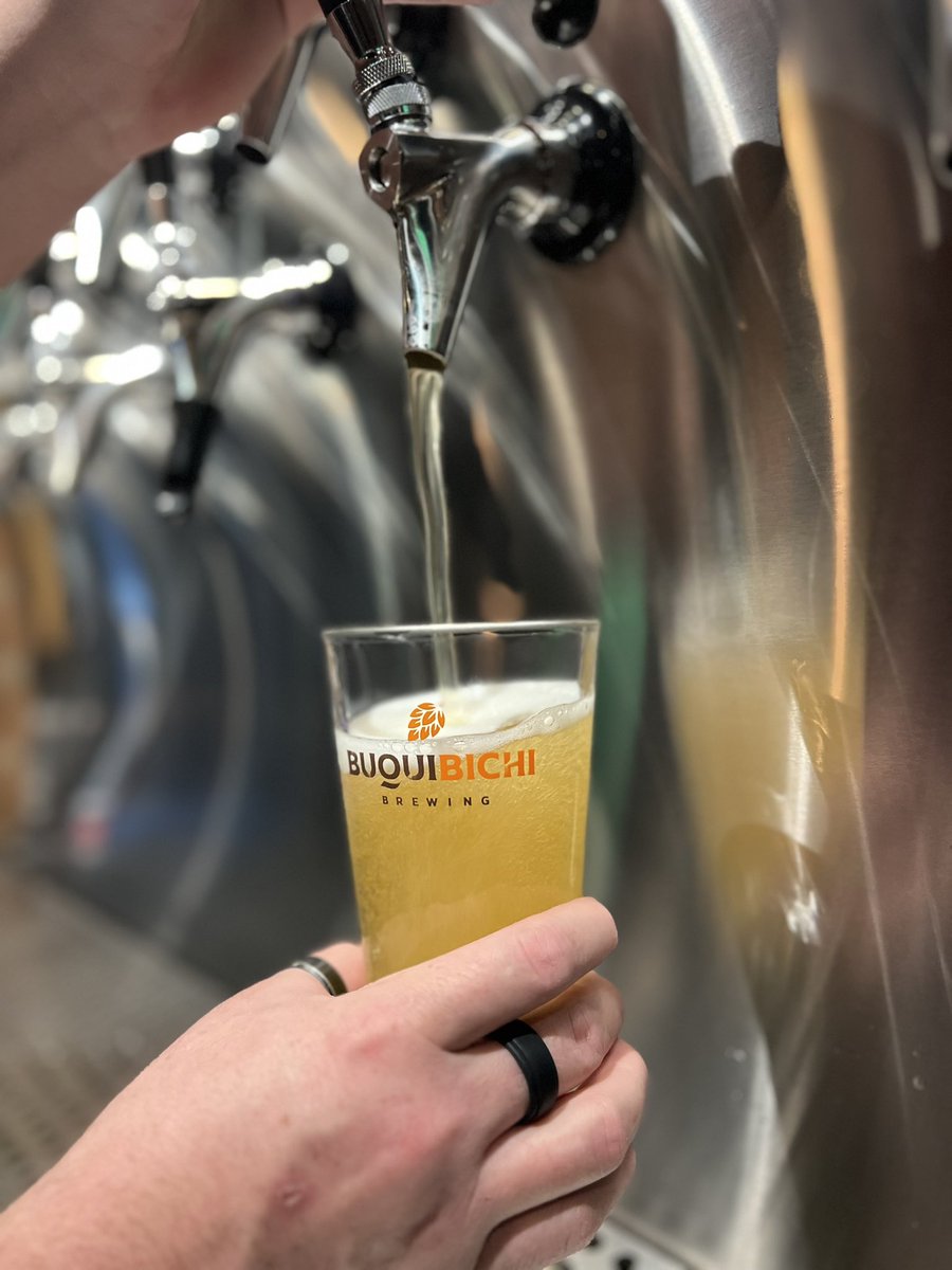 BuquiBichi's tweet photo. Tweet de apreciación de una cheve única, deliciosa 🍻:
𝗞𝗜𝗖𝗞 𝗙𝗟𝗜𝗣
ꜰʀᴜɪᴛᴇᴅ ꜱᴏᴜʀ ᴀʟᴇ
Collab con #Cardera de Ensenada 🌵.
Experimenten el sabor de una cerveza ácida con notas a limón real 🍋 zarzamora.
¡Recuerden que pueden llevarla en growler 🍻!
#BuquiBichi. https://t.co/BBREpCec91