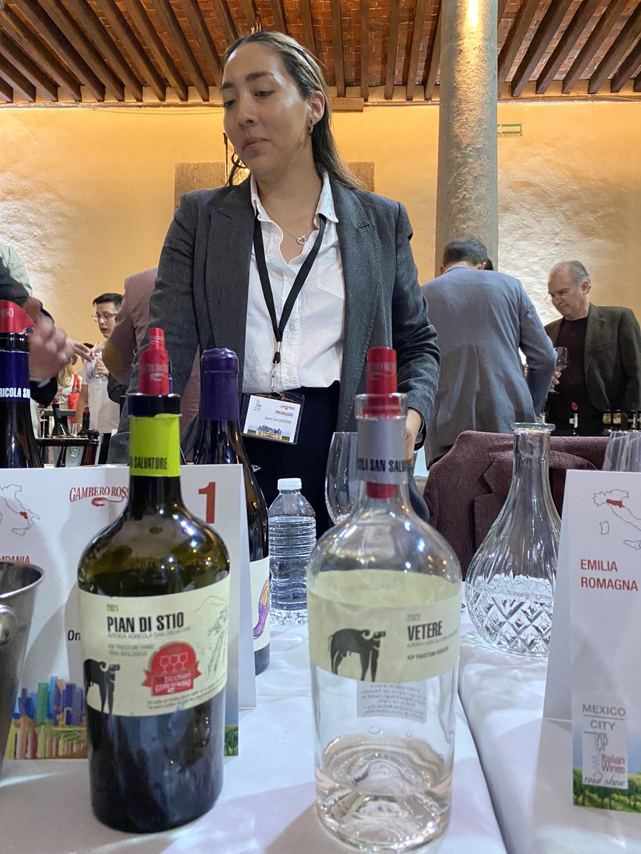 fdiazan's tweet photo. La tarde de ayer se aprendió más de #vinos italianos en @ilGamberoRosso https://t.co/ZhckZFA7Oq