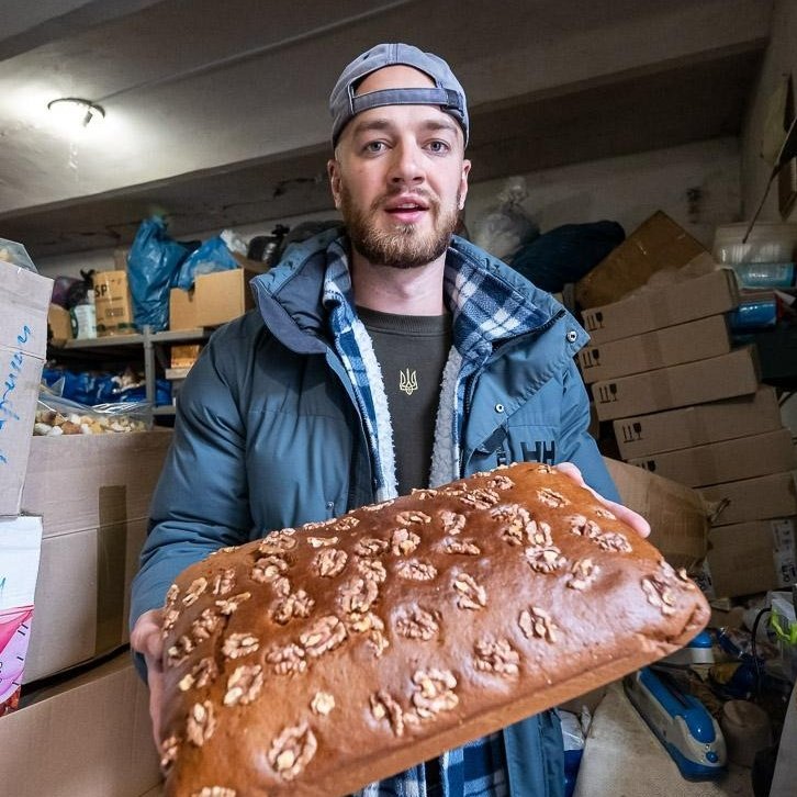 frontlinekit's tweet photo. ❗FRONT LINE KITCHEN NEEDS YOU 🫵
We urgently need 10+ volunteers TOMORROW to help with a massive delivery of fresh veg. 
If you've considered volunteering but haven't yet Please, Please do. We seriously need your help. 
LVIV, Prosvity st 4a.
Center of town (Rynok Square) https://t.co/E75eIUerFK