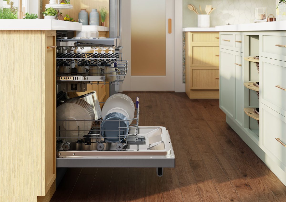Switching to a dishwasher that uses 50% less water and 25% less energy! Our CornerIntense dishwashers clean to the edges while finding earth-friendly efficiencies. #KBTribeChat