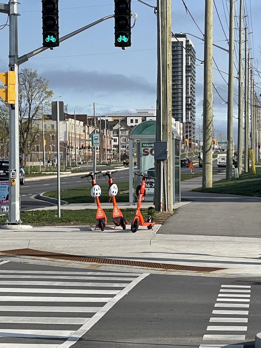 UrbanScape's tweet photo. From @oshawacity, a picture of the future. Thanks @carterhope and all the City staff. #TwoWheelsGood https://t.co/bKCfLvhTxi