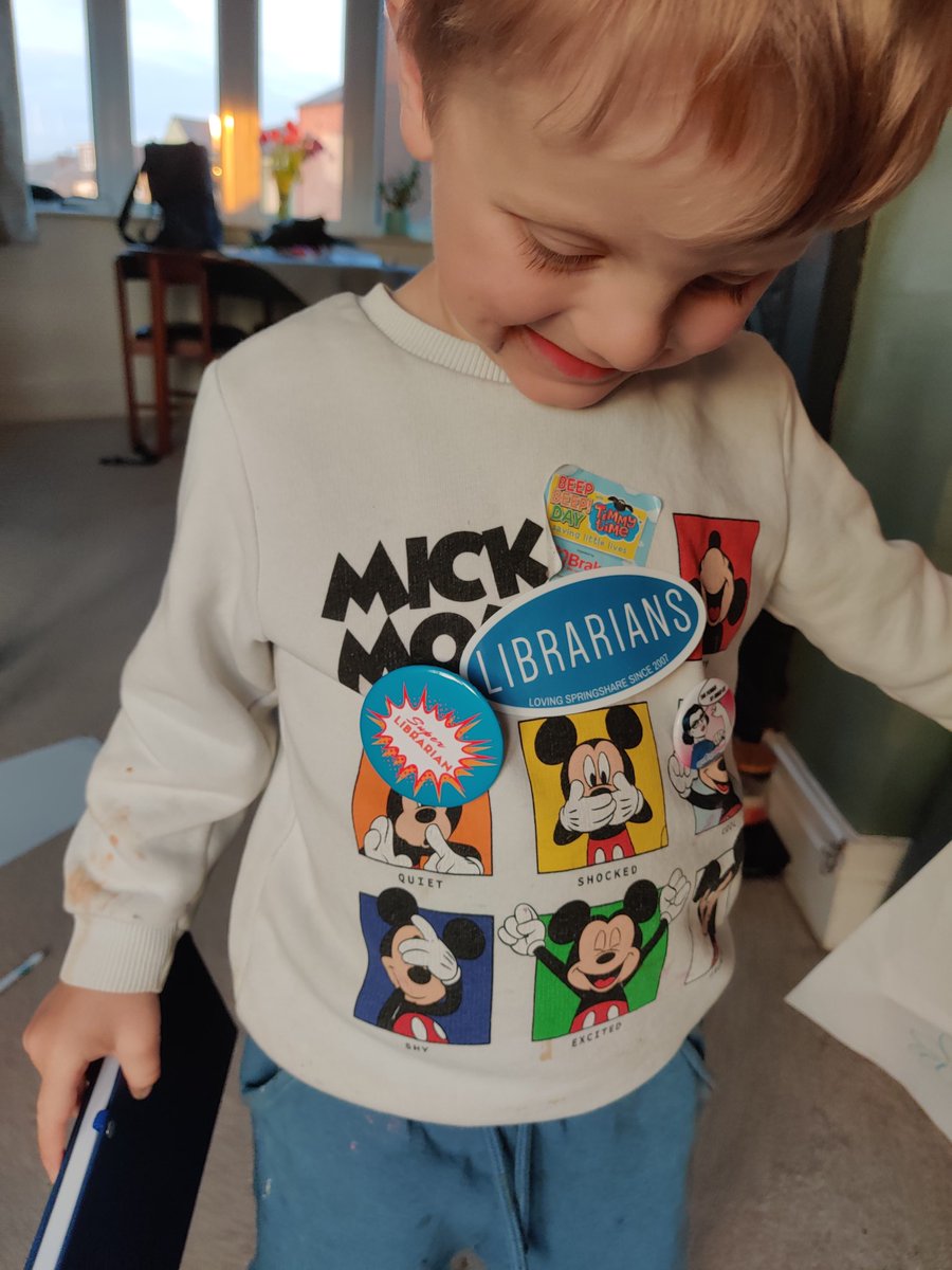 btwnthestcks's tweet image. Thanks for inviting me #TechfromSAGE ! And thanks for the freebies @springshare