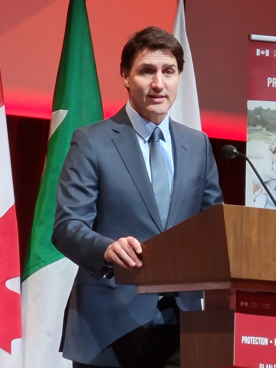 CASLT was at today's unveiling of the Action Plan for Official Languages 2023–2028. Nous applaudissons les investissements pour favoriser les occasions d’apprentissage de nos 2 langues officielles tout au long de la vie. <a href="/GinettePT/">Ginette Petitpas Taylor</a> <a href="/JustinTrudeau/">Justin Trudeau</a>

More: canada.ca/en/canadian-he…