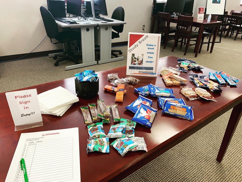 GSCCLibrary's tweet image. Don&apos;t forget about Study Gate! Enjoy free snacks and drinks at the GSCC Libraries this week as you study for finals! #studygate #studysnacks #cherokeelibrary