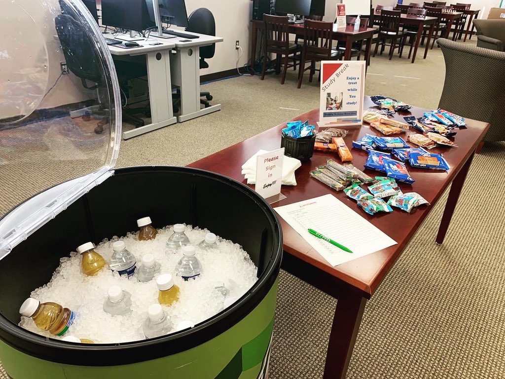 GSCCLibrary's tweet image. Don&apos;t forget about Study Gate! Enjoy free snacks and drinks at the GSCC Libraries this week as you study for finals! #studygate #studysnacks #cherokeelibrary