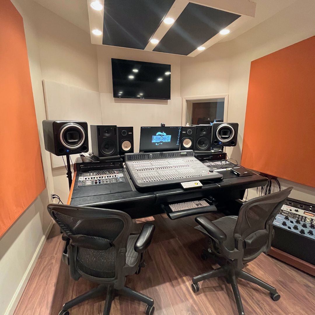 BreweryStudio's tweet photo. No summer plans yet? Don't worry we got you. Let's work on your music or your craft this summer!

Start the conversation in our DMs📲 https://t.co/4x7IyttImm