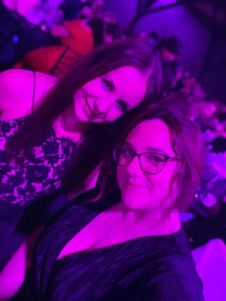 dannihamer74's tweet photo. Here to BRIGHTen your evening ! #GPTW_UK #brighthorizonsuk https://t.co/pwbxk9zH5r
