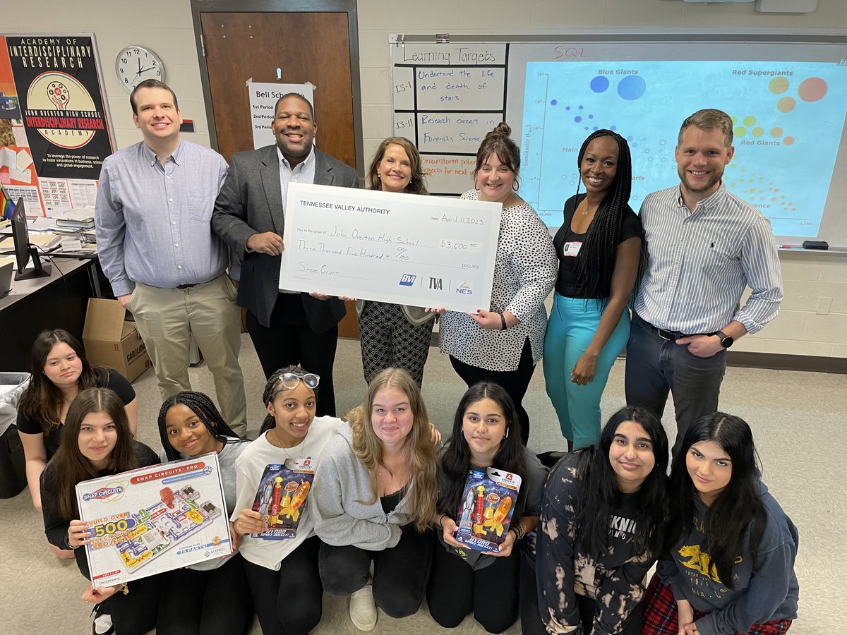 TVAnews's tweet photo. Students and teachers across the Valley show off their new gadgets and technology for their classrooms thanks to our STEM grant program with our retiree group, BVI. We are lucky to have such outstanding educators in the area who go above and beyond for their students! #TVASTEM https://t.co/ovpvPwHjTu