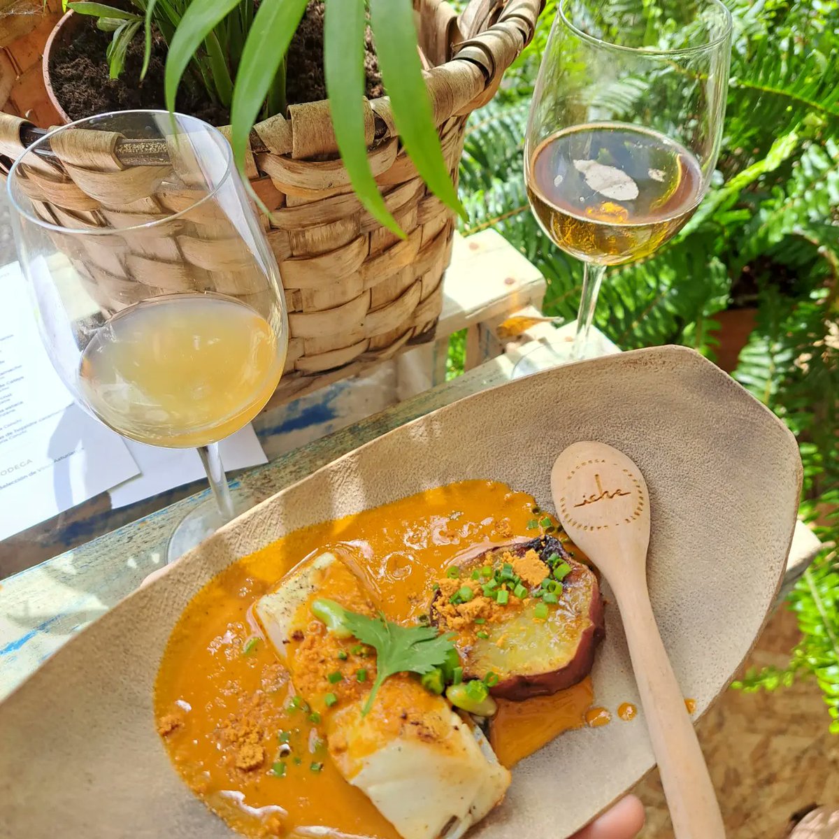ASTURsabor's tweet photo. ¡Cómo nos gusta compartir experiencias conserveras! 😁 #mar #huerta #carne 💚
Un placer haber formado parte de #FeminAS23 👩🍳🌿 GRACIAS @gastrofeminas @turismoasturias
📸 Plato elaborado en horno #manabita - #chef Valentina Álvarez #Ecuador #Iche https://t.co/7Ovh495THP