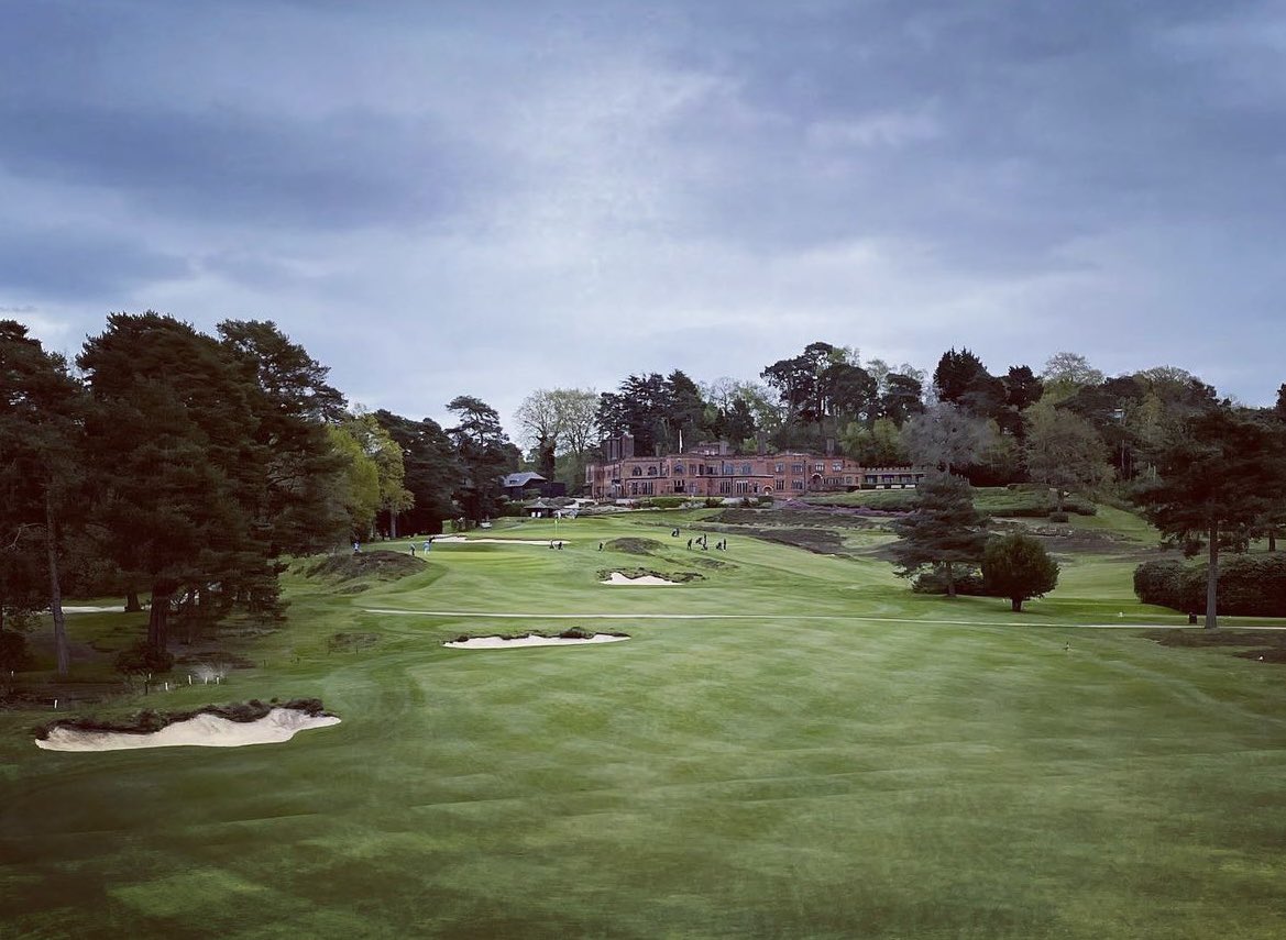 Special #Golf day out today, at the stunning <a href="/StGeorgesHillGC/">St George's Hill Golf Club</a> 👀 

Incredible in every single way⛳️

<a href="/DEBRAgolfer/">DEBRA Golf Society</a> 👏🏻👌🏻