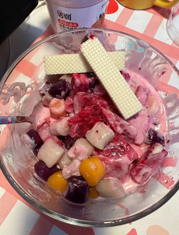 MeshooNon's tweet image. Favorite fruit and dinner🍓🍎🍉