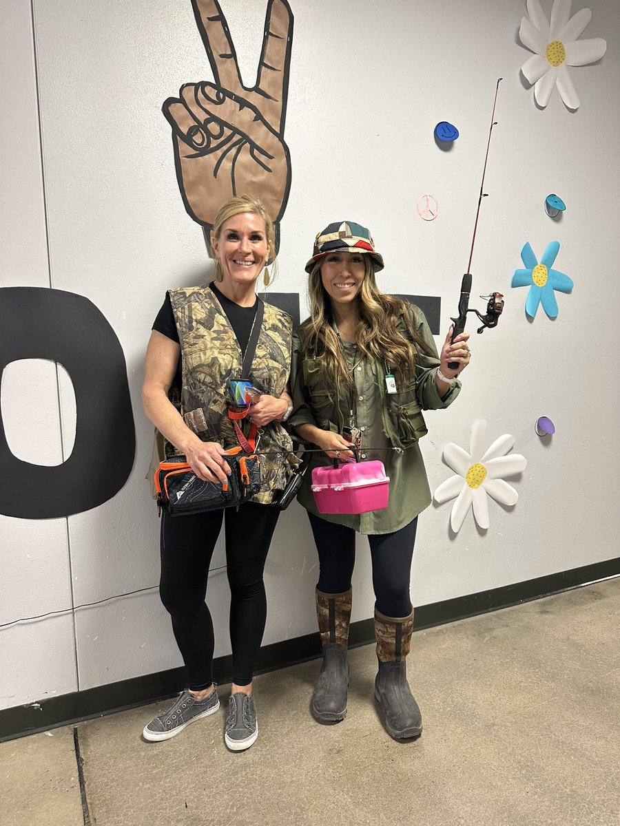 MustngPrincipal's tweet photo. Spirit Day 3! Gone Fishing! Too much fun! 💙❤️🤍 @WestMesaHS @SalazarAPSz2 @Zone2Assoc8 https://t.co/6c7HaYEePm