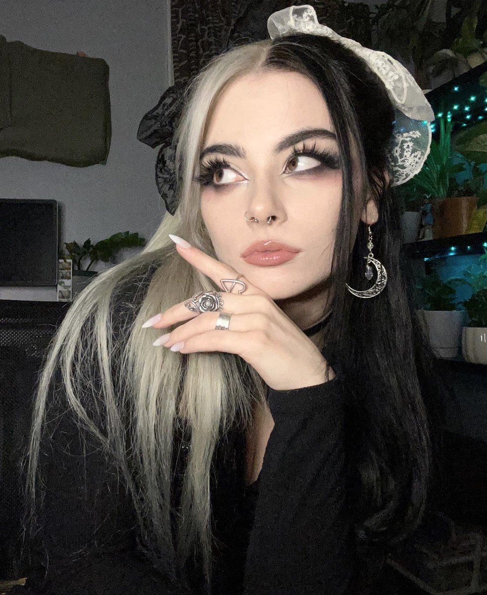 shy ☆ on Twitter: "RT @jjoycely: :3"