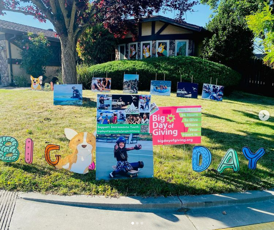 bigdayofgiving's tweet photo. Here's your friendly reminder that submissions for our #SpreadGenerosity Challenge should be posted before Wednesday, May 3! Check out these winning entries from last year!

📸 Project Lifelong, Kou Lee for @IuMienCommunity, and the Petal Connection https://t.co/HTXF3H8Jml