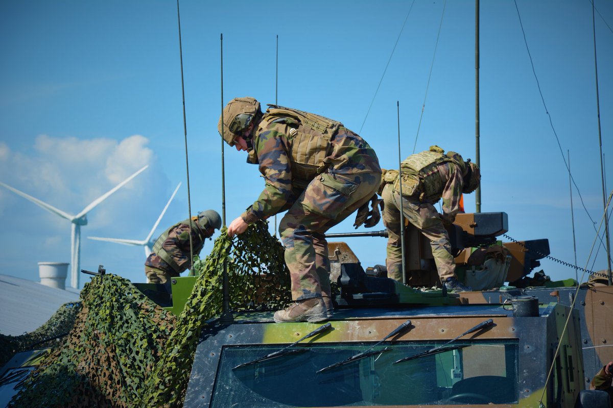 2brigadeblindee's tweet photo. 🔵🟡 Exercice #ORION23

🚨 L'ennemi est repéré aux abords du poste de commandement de la brigade 🚨

➡️ 1. Tous aux postes de combat 
➡️ 2. Démontage du poste de commandement 
➡️ 3. Départ pour un redéploiement dans une zone plus sûre

#AuContact
#DeCombat
#PrépaOps https://t.co/SwQheTMN5p
