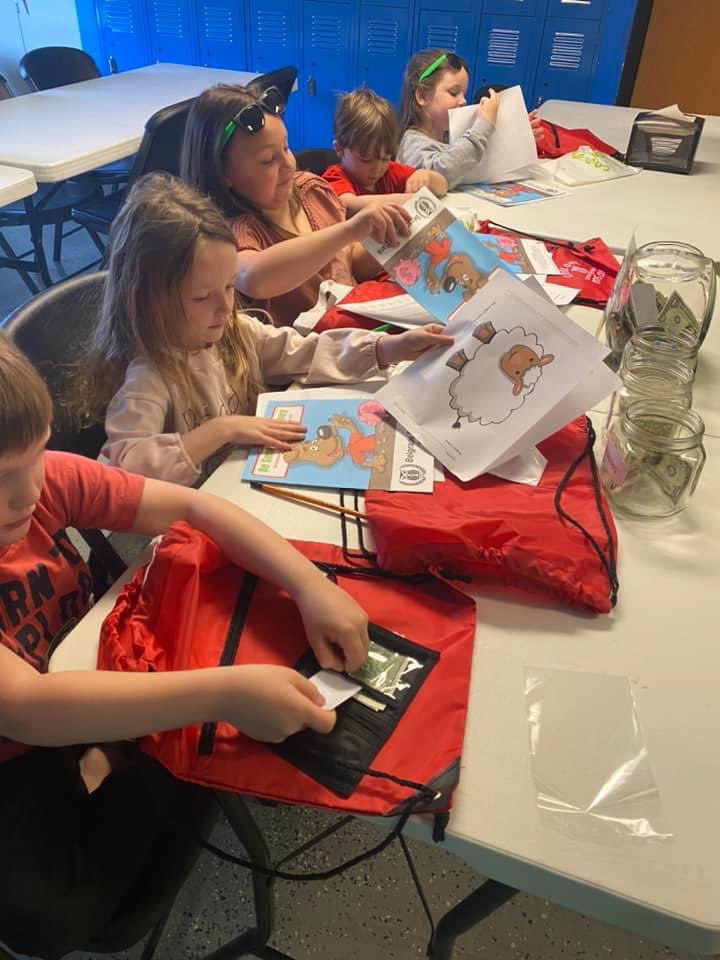 BelgradeStBank's tweet photo. Thank you for having us today Hope Christian Academy! ๐
We had a blast! ๐๐๐ฆ
We loved teaching you all about SPENDING, SAVING, & SHARING! ๐ต
@mobankers @ABABankers
#TeachChildrenToSave #FinancialLiteracyMonth #TCTS #TheOtherLiteracy #CoolOwlKids https://t.co/CdjuRX12JU