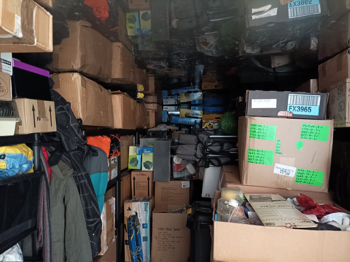 SimplyPaul's tweet photo. I think I'm going to take my bed apart...
#MovingOutMovingOn day 4 had a few frustrations but I'm feeling positive about tomorrow. In theory I've a water meter in that hole 😐 https://t.co/YiVLU6z4qM