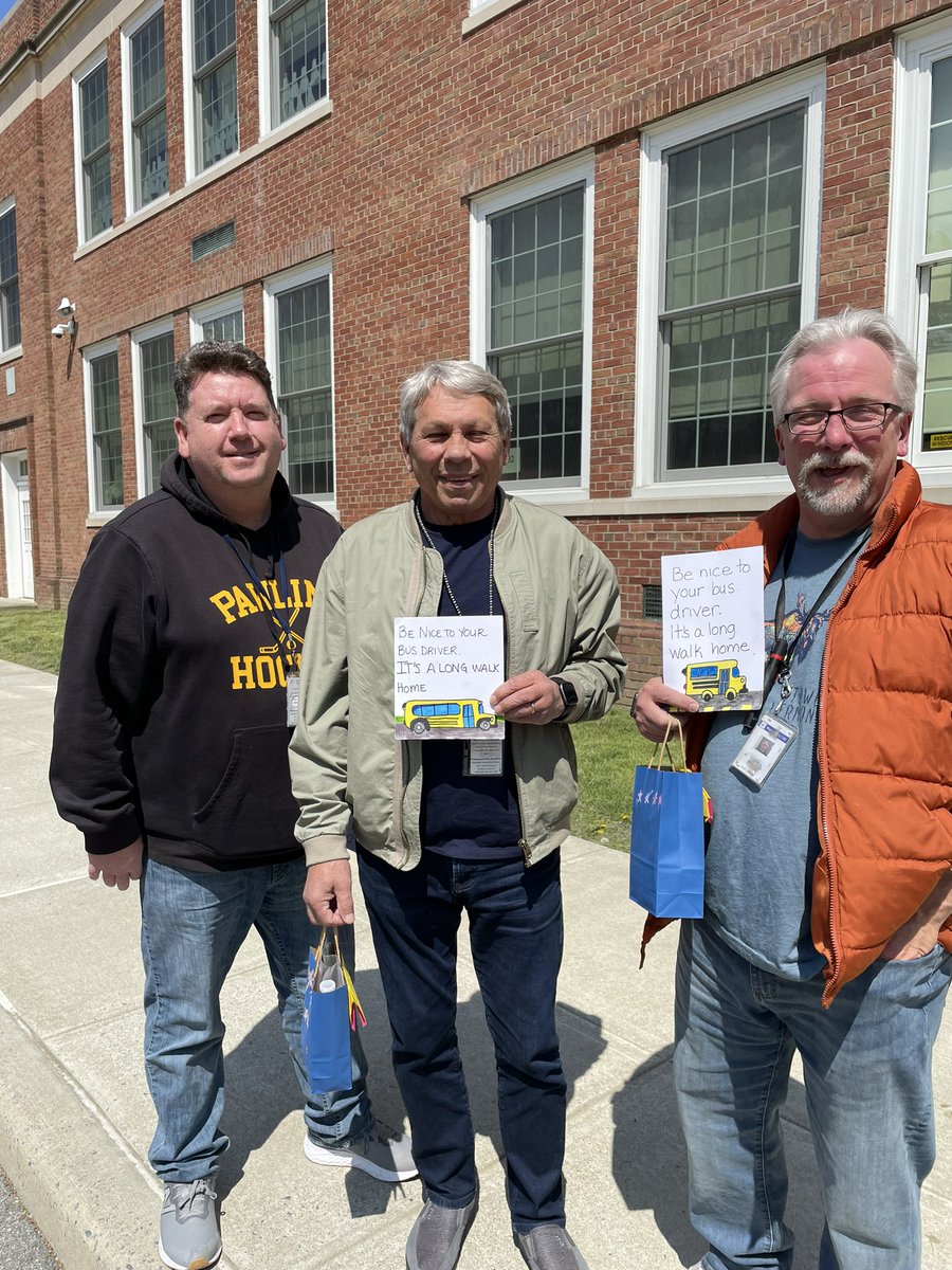 attleseychris's tweet photo. WJHS LOVES their bus drivers!
Treats and encouragement for the long ride home.
Thanks to Arts Integration and Mrs. Reiker’s class!
@WJHS75 @WJHSSpirit 
@WCSDBKING https://t.co/f9l1kF2fY2