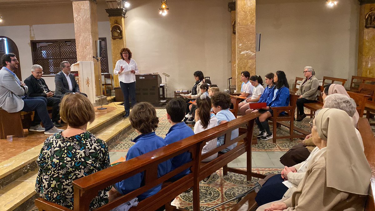 carmelitestgn's tweet photo. #ADMTWC #PASTC Avui ens ha visitat el Sr. Arquebisbe, Mons. Joan Planellas. Amb ell, hem ampliat els vincles que hem anat construint durant aquest curs #teixintvincles #viucarmelites #somifemescola https://t.co/ebsiSh04lm