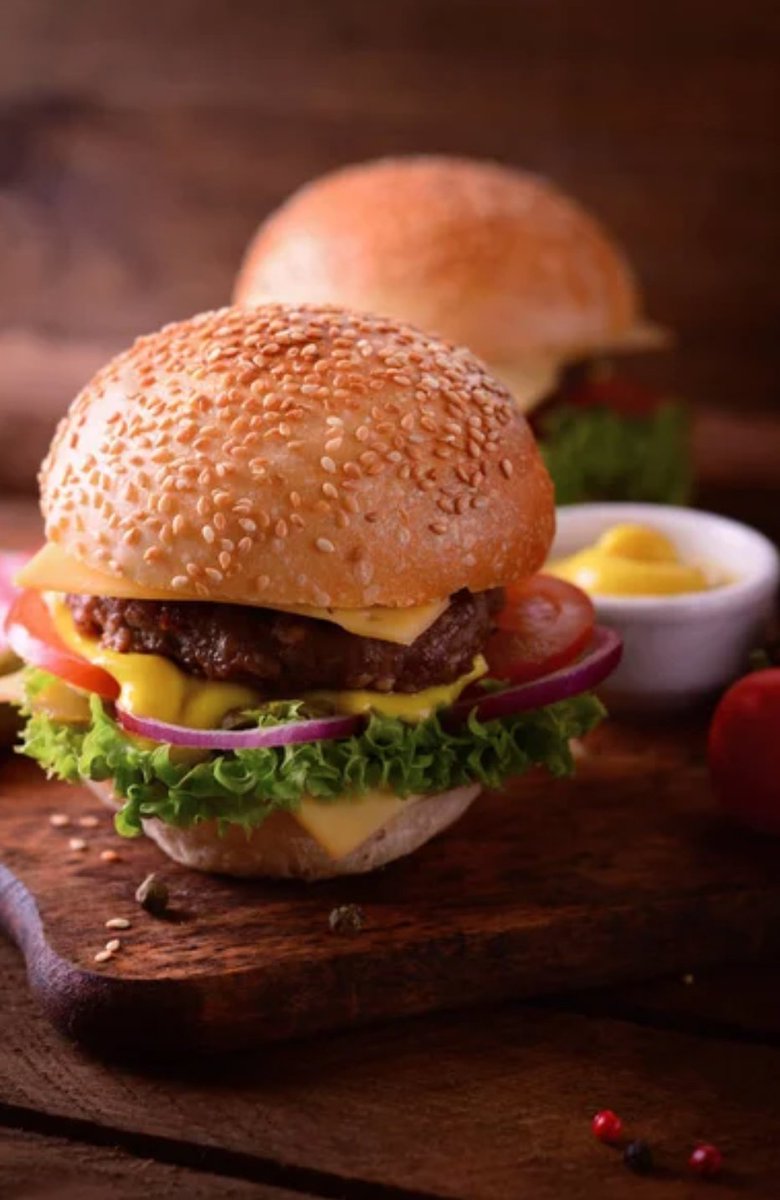 FooodFrenzi's tweet photo. Burger goals! 🍔🙌 Who else loves a perfectly stacked burger? #organizedeats #foodgoals

#burgerlove #Foodie  #yum #burgerstack #burgerart #burgertime #FastFood  #grillingseason #bbqtime #comfortfood #eatfamous #foodphotography  #burgermania #foodstagram  #instafood https://t.co/E1yLDDc3p5