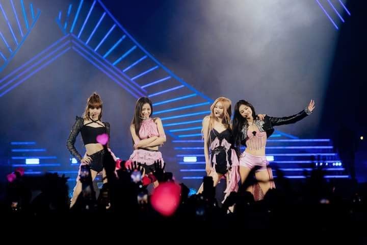 lesblinkot4's tweet photo. — Born Pink World Tour - Horario para el concierto de @blackpink en México:

Miércoles 26 y jueves 27 de abril:
09:00 PM 🇸🇻🇭🇳🇳🇮🇬🇹🇨🇷🇲🇽
10:00 PM 🇨🇴🇪🇨🇵🇪🇵🇦 
11:00 PM 🇩🇴🇵🇷🇻🇪🇧🇴🇨🇺🇵🇾🇨🇱
12:00 AM 🇧🇷🇦🇷🇺🇾 
04:00 AM 🇪🇸 https://t.co/XovJont8Q4