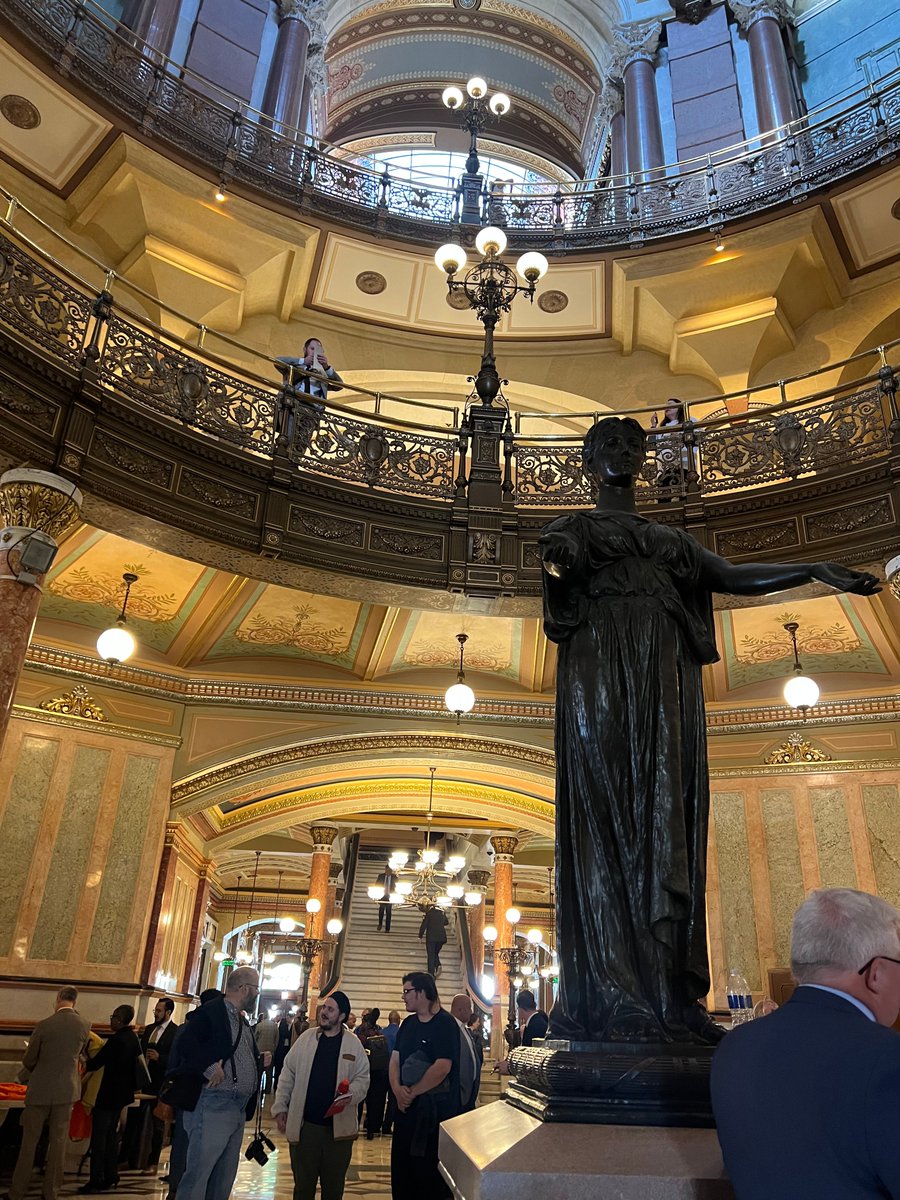 NASWIL's tweet photo. Thanks to those for showing up to today's #Naswil Advocacy Day fly-in in Springfield! Your help today helped to further bills essential to addressing issues of inequity within the profession. https://t.co/fFJUcikey7