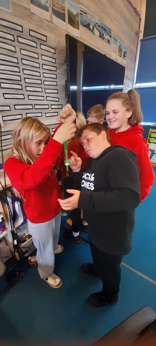 CraigfelenP's tweet photo. #cfp55 have been busy learning about gravity and using Newton meters. #cfpsci https://t.co/E1jJx2r0L6