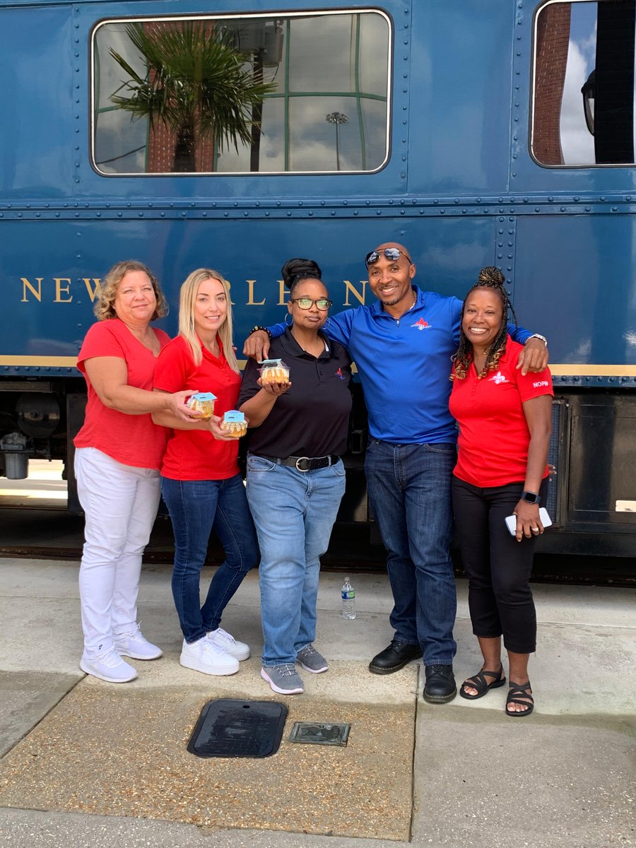 railnola's tweet image. We want to take a moment to give a big shoutout to all of the amazing administrative professionals at #NOPB. Happy #AdministrativeProfessionalsDay! ♥️🚂🤗

#YourWorkingRiver