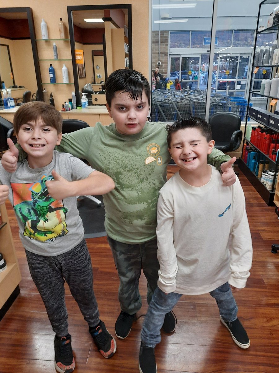 DestinyC983's tweet photo. @pulte Please notice me. I just need some help with dinner. We have nothing to eat. It's just me and my three boys. $deshulsizer thank you for everything you do for people. https://t.co/MOKcFpRfvu