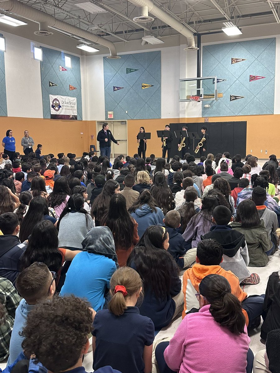 Our future falcons loved hearing the @eastlake_hs saxophone and trombone quartets! #shookempowers #teamsisd 🐍🎶