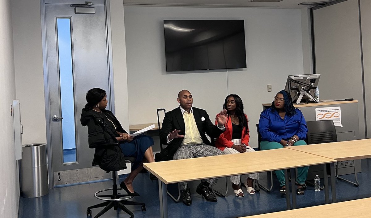 TechSTLmo's tweet image. Knowing Your Customer &amp;amp; How to Sell Them #STLTechWeek2023 #BlackTech #Panels #Sales