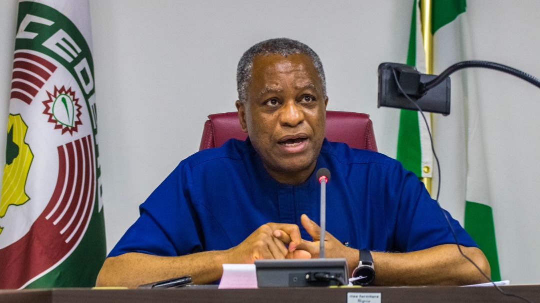 SaharaReporters's tweet photo. Buhari Government Spent $1.2Million To Hire 40 Buses To Evacuate Stranded Nigerians From Sudan To Cairo —Minister | Sahara Reporters https://t.co/fnsADvEstd https://t.co/ALO3DZsemm