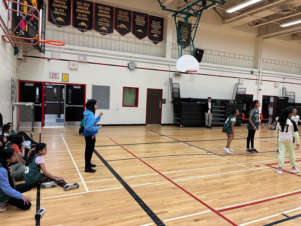 Copeland_PS's tweet photo. We were showing our school spirit AND our fantastic skills on the court today! Go Coyotes Go!!! https://t.co/6bpf8XA665
