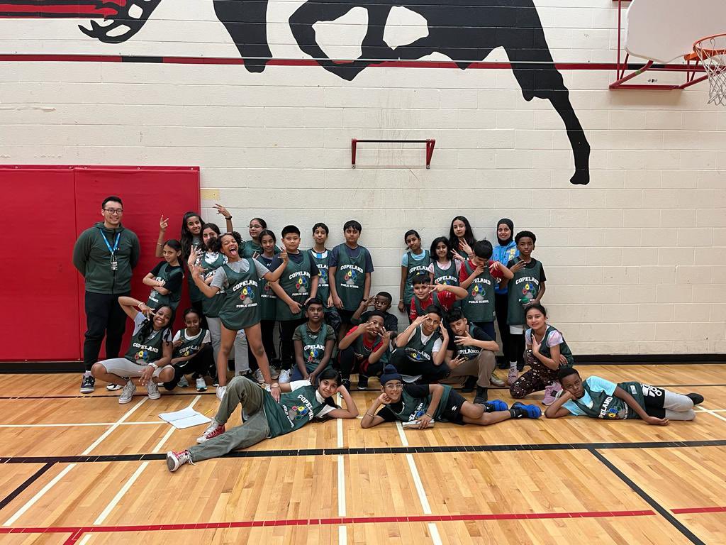Copeland_PS's tweet photo. We were showing our school spirit AND our fantastic skills on the court today! Go Coyotes Go!!! https://t.co/6bpf8XA665